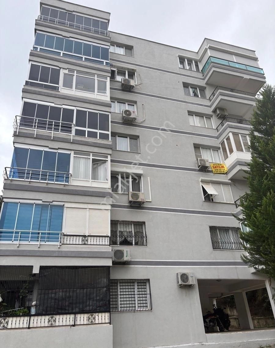 İzmir Balçovada Site İçi Asansörlü / Otoparklı Arakat3+1 Daire