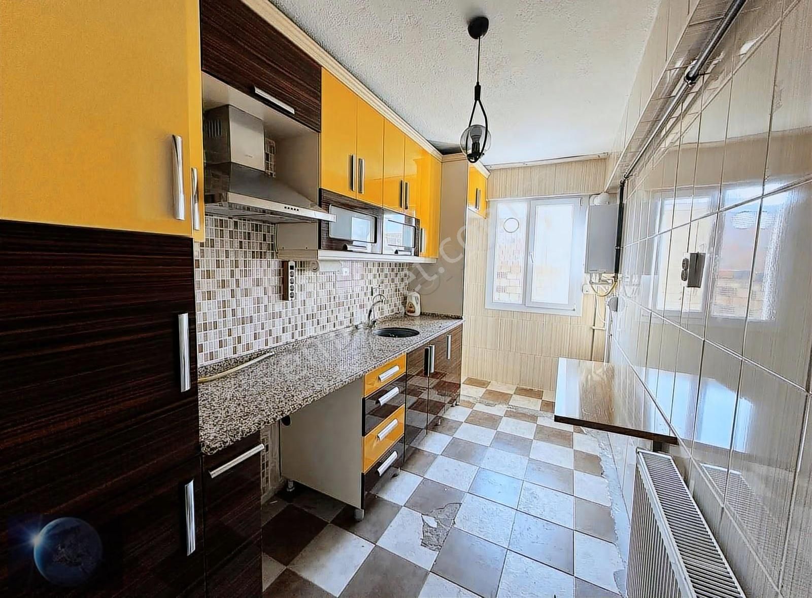 Buca Yeşilbağlar'da Ana Cadde Üstü Hesaplı Daire - Görsel 10