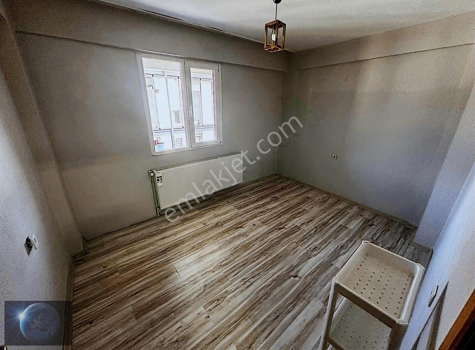 Buca Yeşilbağlar'da Ana Cadde Üstü Hesaplı Daire - Görsel 13