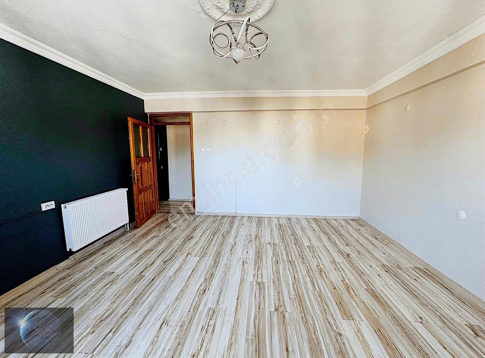 Buca Yeşilbağlar'da Ana Cadde Üstü Hesaplı Daire - Görsel 9