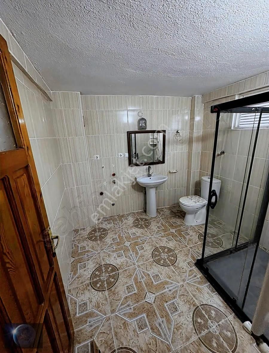 Buca Yeşilbağlar'da Ana Cadde Üstü Hesaplı Daire - Görsel 12