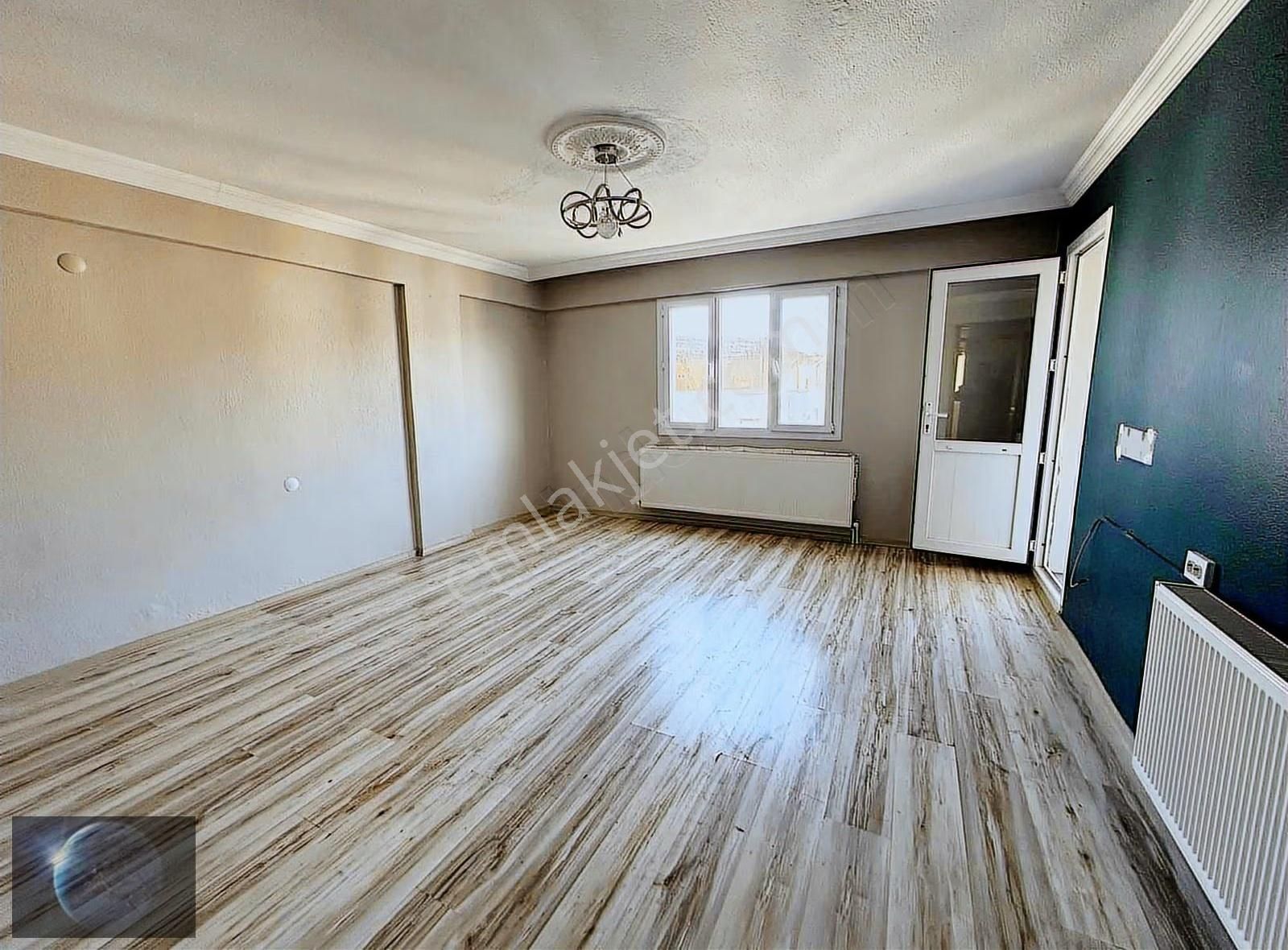 Buca Yeşilbağlar'da Ana Cadde Üstü Hesaplı Daire - Görsel 16