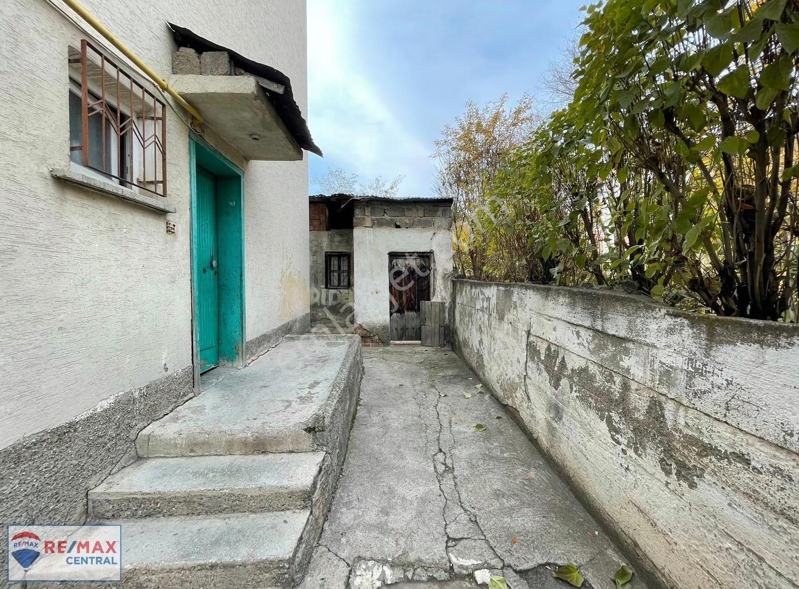 Remax Central'dan Cuma Pazarı'nın Altında 3+1 Satılık Daire - Görsel 2