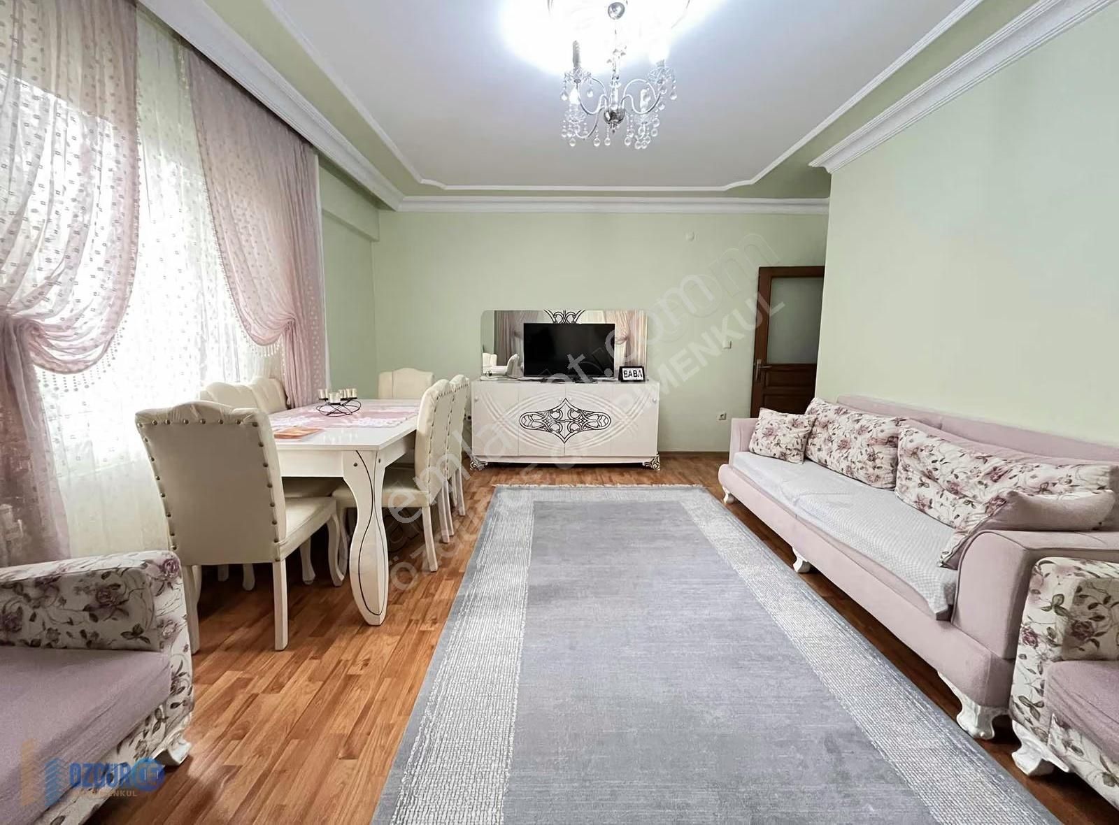 Özgürce Gyd'den Cami Mh Merkezi Konumda Şahane 3+1 Geniş Daire