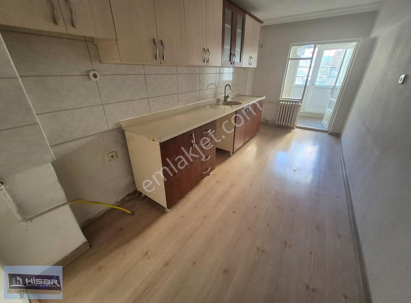 Hisar'dan Sokullu Cd Paraleli Bahçe Çıkışlı 110 M2 3+1 Yapılı Da