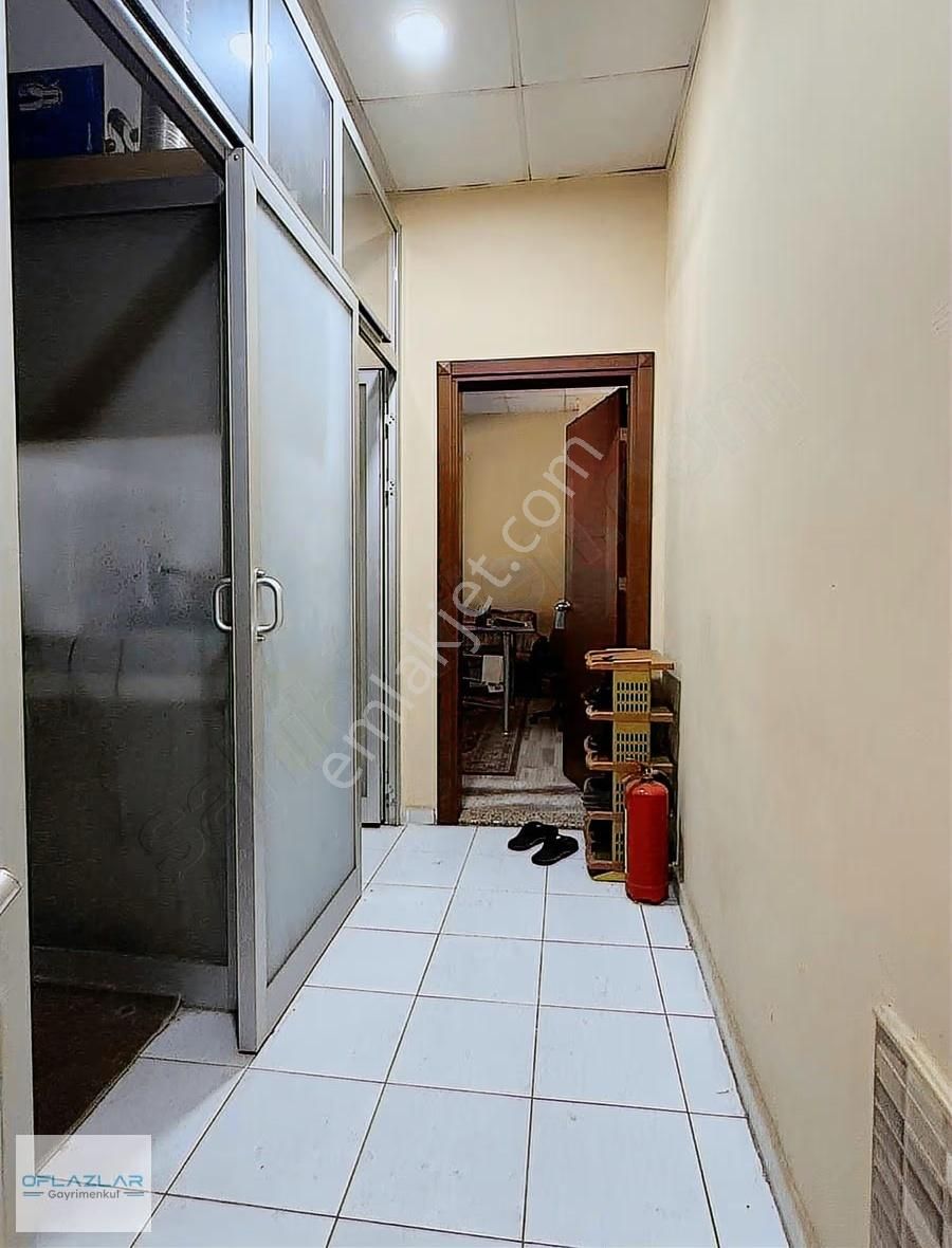Oflazlar'dan Galericiler Sitesinde Konumu Güzel 200 M2 Dükkan - Görsel 25