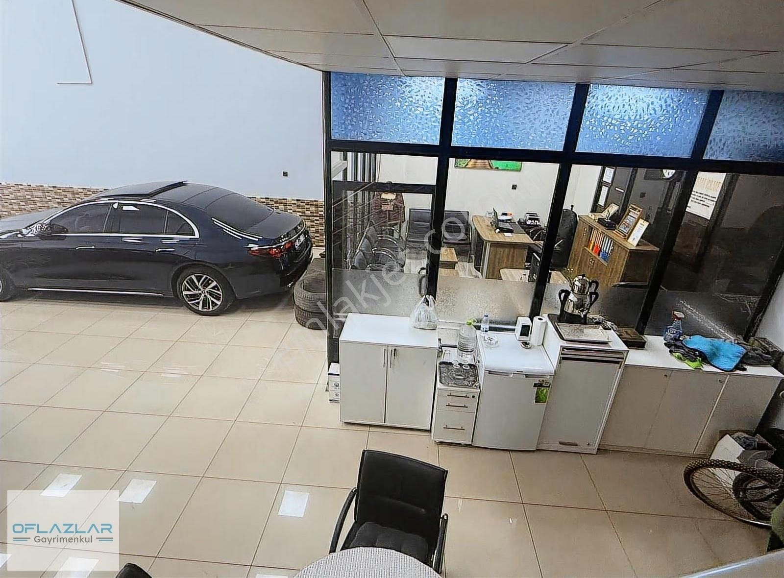 Oflazlar'dan Galericiler Sitesinde Konumu Güzel 200 M2 Dükkan - Görsel 16