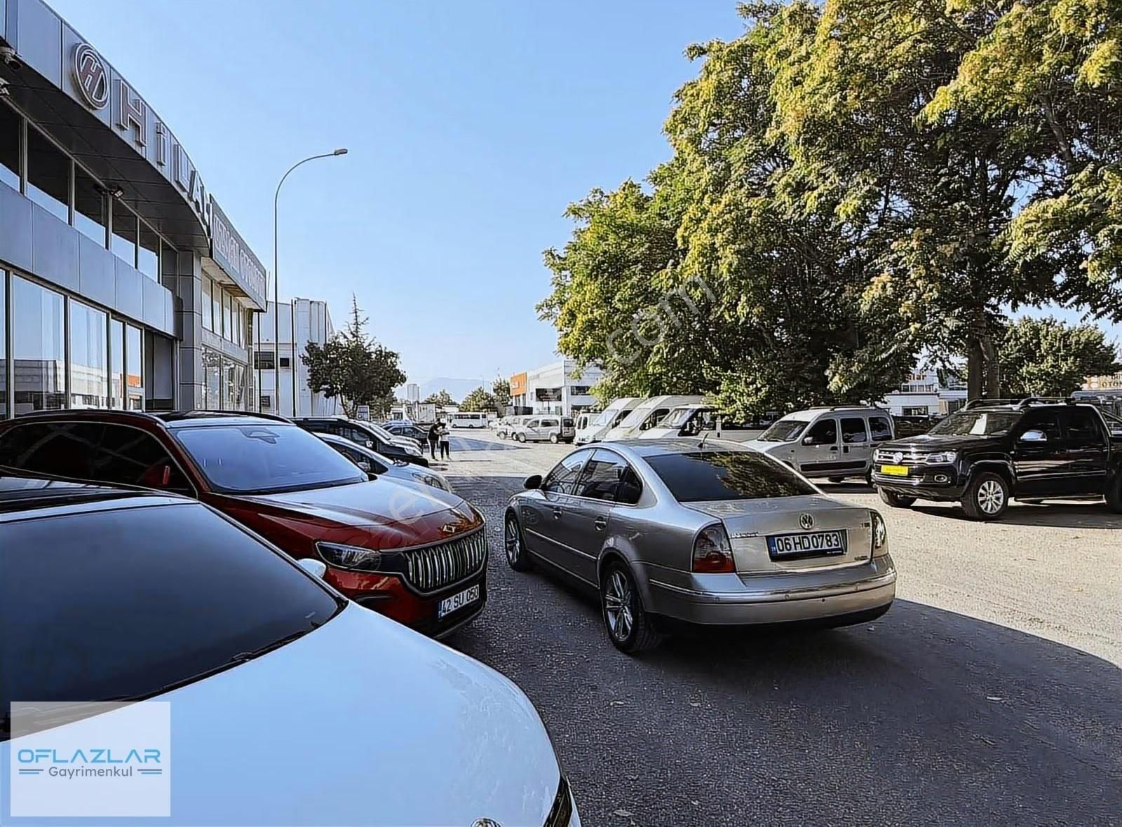 Oflazlar'dan Galericiler Sitesinde Konumu Güzel 200 M2 Dükkan - Görsel 5