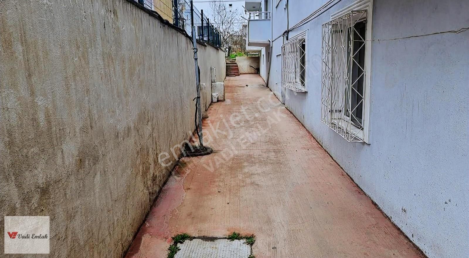 Vadi Emlak'tan Esentepe Mah. Oturmalı Mutfak 2+1 Satılık Daire - Görsel 2