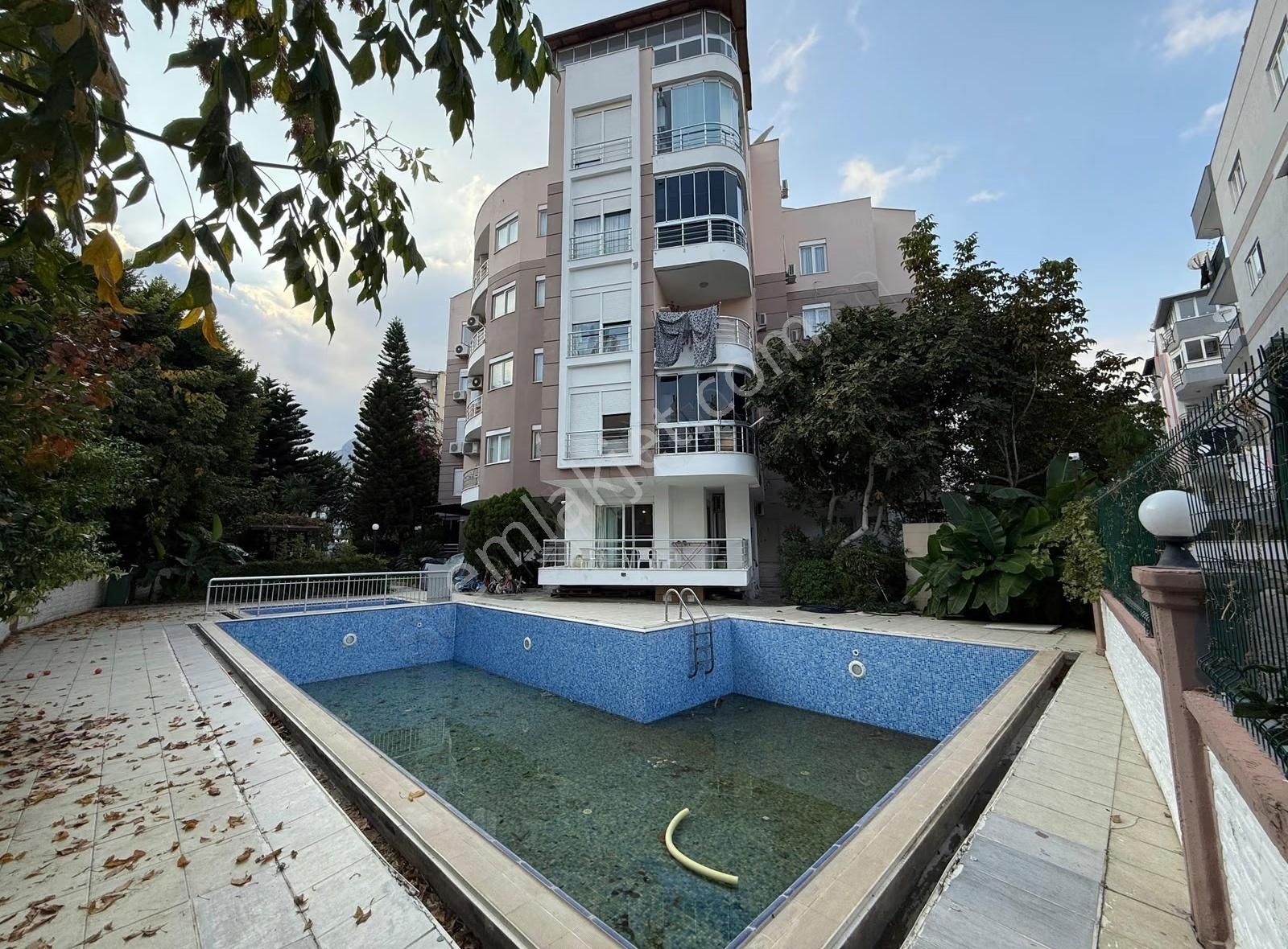 Hurma'da 2+1 Satılık Havuzlu İskanlı Site İçinde Daire