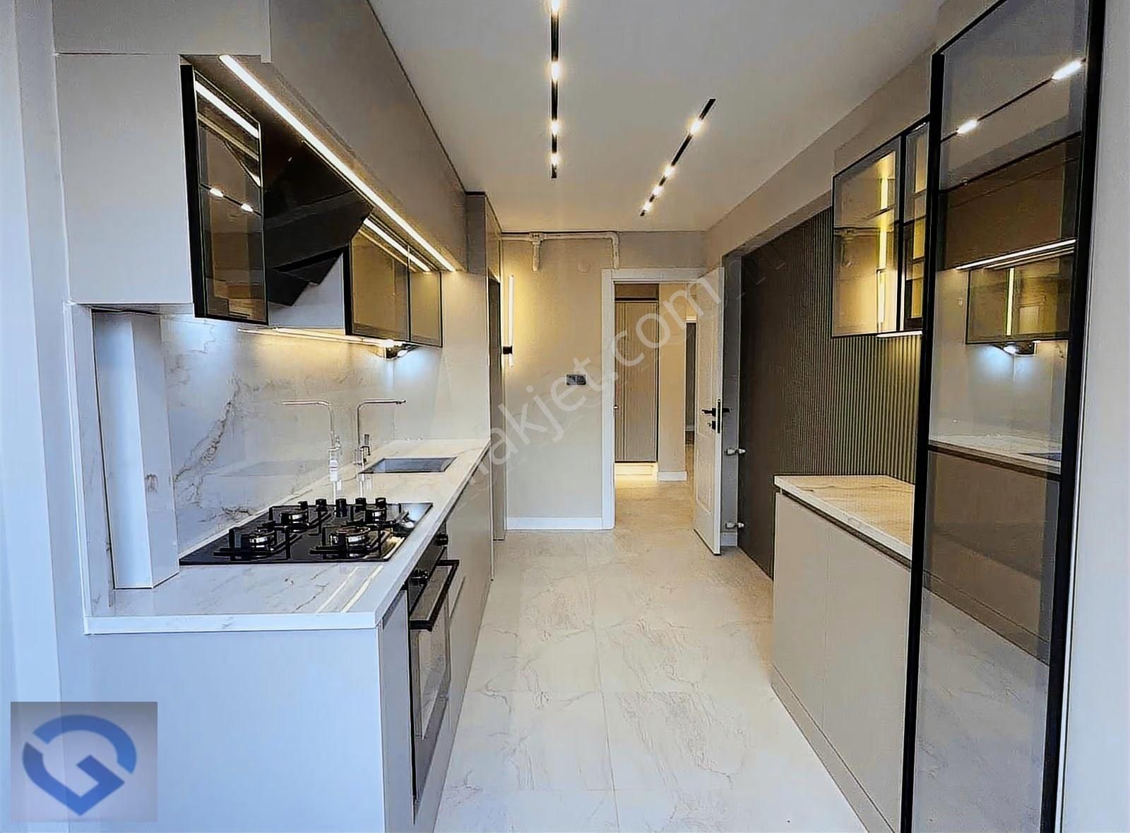 Güvenci'den Bostanlı'da Girne Cad.ve Sahil Yakını,3+1,135 M² - Görsel 7