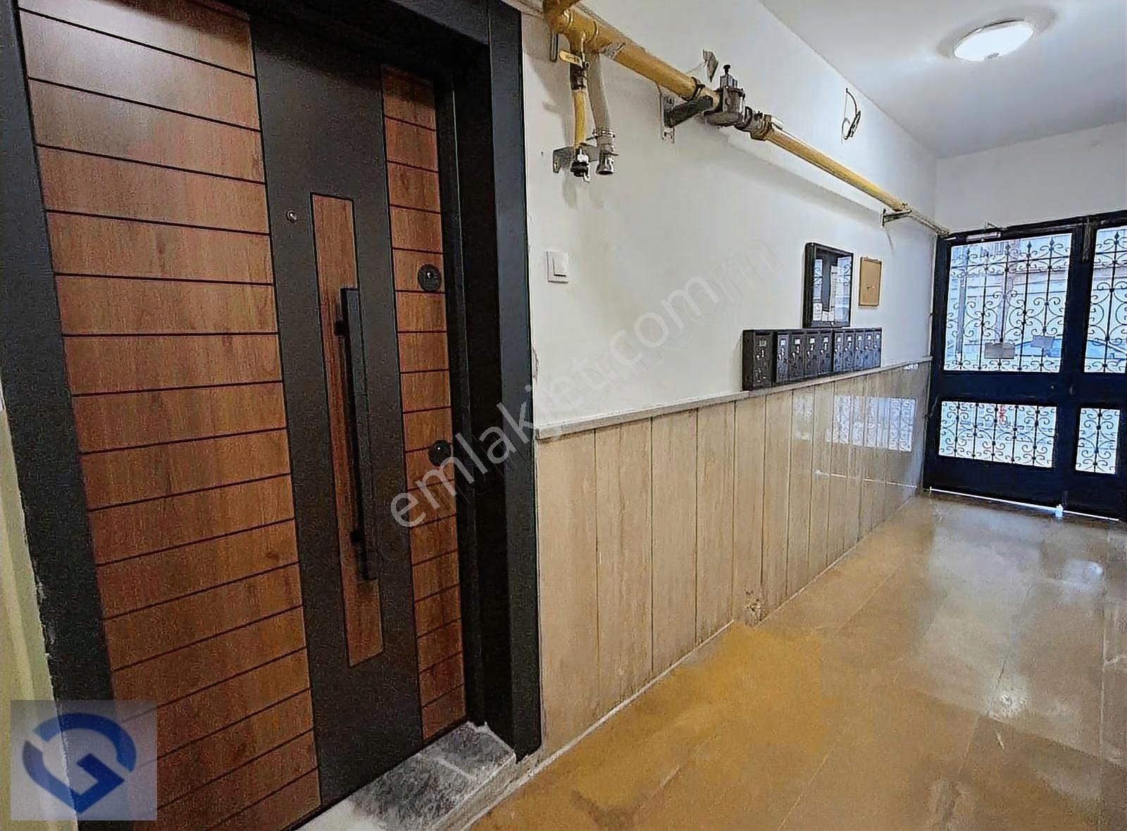 Güvenci'den Bostanlı'da 3+1,müstakil Bahçeli,komple Yenilenmiş - Görsel 11