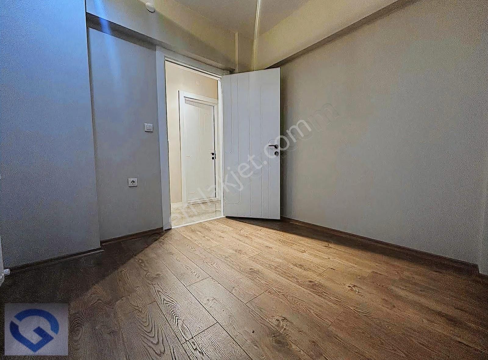 Güvenci'den Bostanlı'da 3+1,müstakil Bahçeli,komple Yenilenmiş - Görsel 13