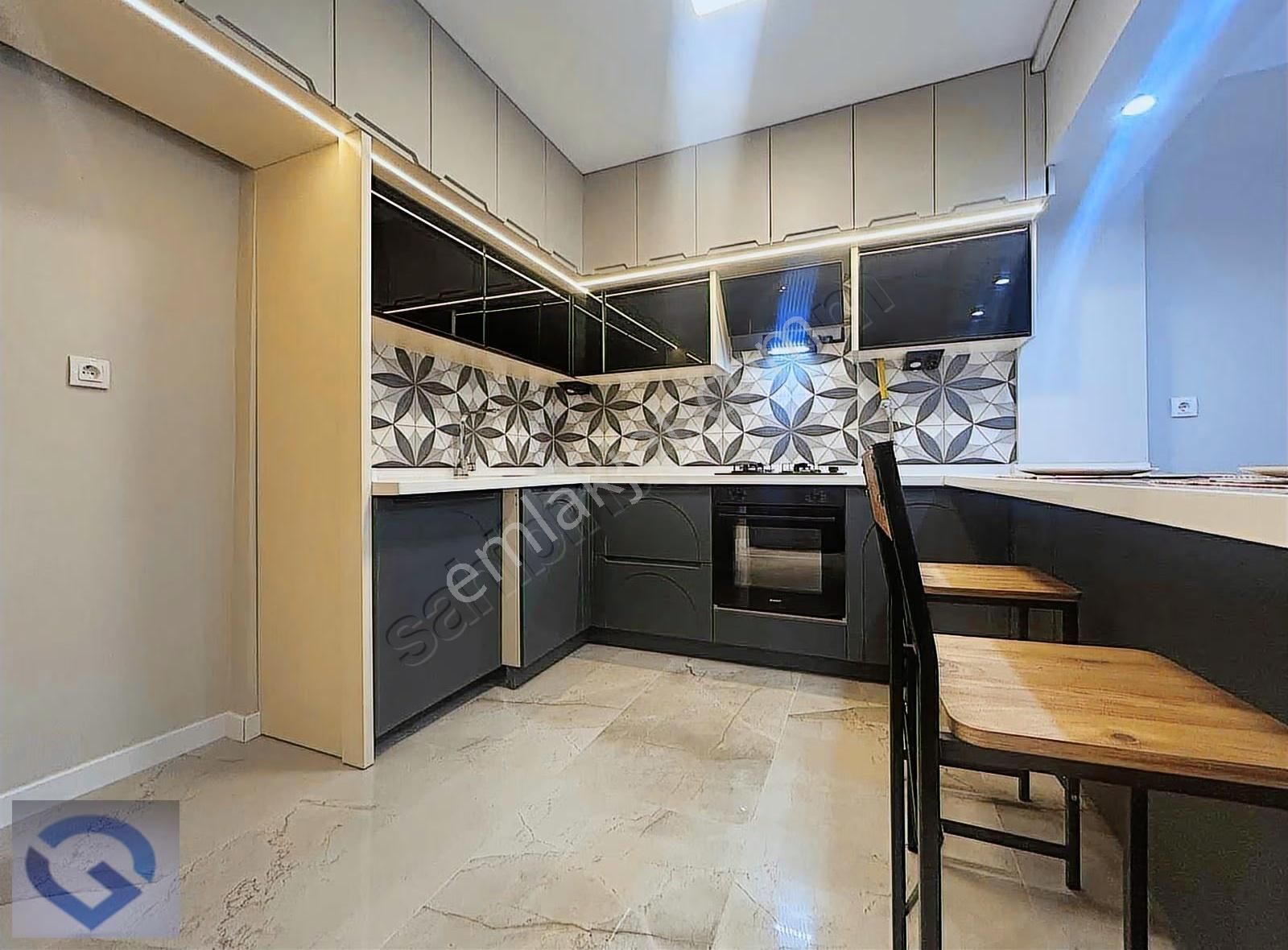 Güvenci'den Bostanlı'da 3+1,müstakil Bahçeli,komple Yenilenmiş - Görsel 19