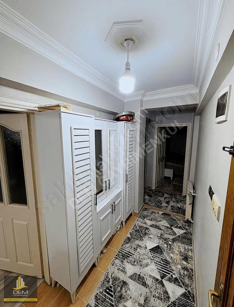 50.yıl Mahallesinde Merkezi Konumda 2+1 - Görsel 3