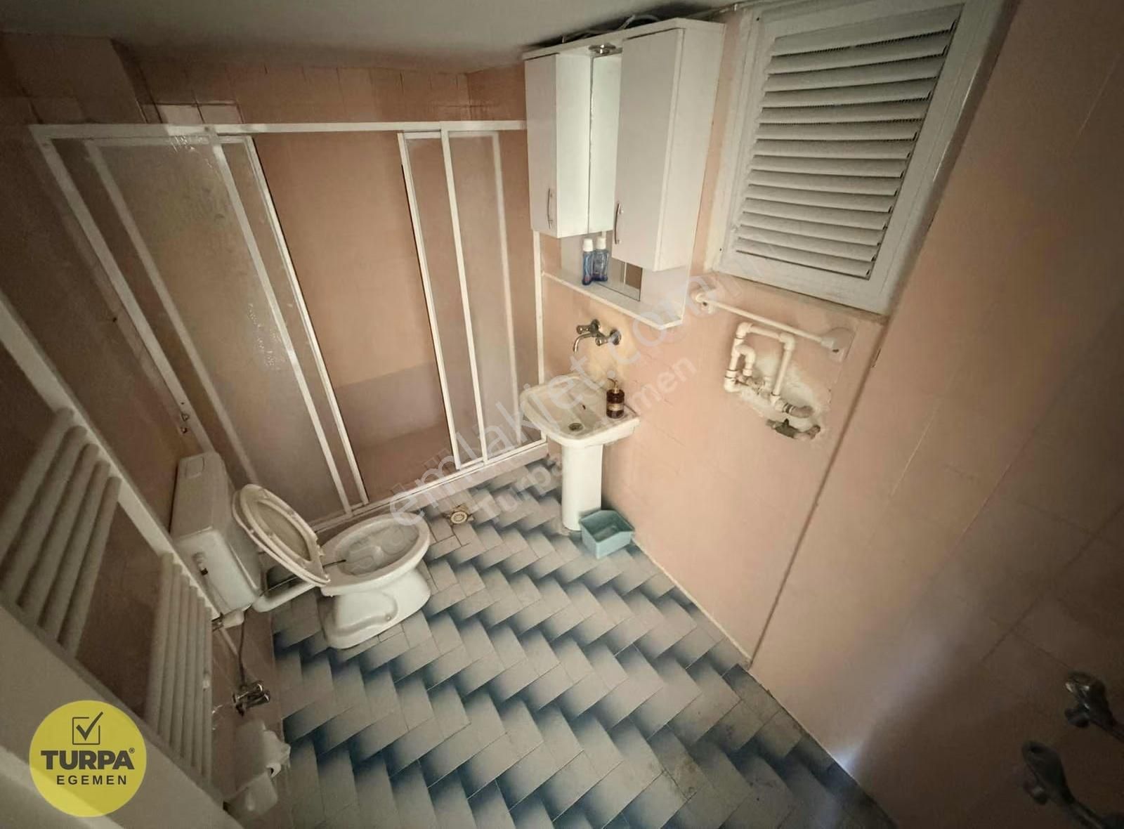 Bornova Gediz Caddesi Asansörlü Doğalgazlı 3+1 Daire - Görsel 3