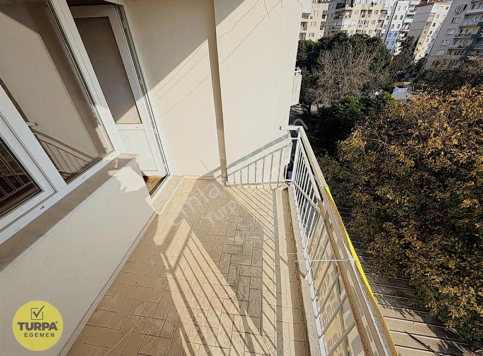 Bornova Gediz Caddesi Asansörlü Doğalgazlı 3+1 Daire - Görsel 5