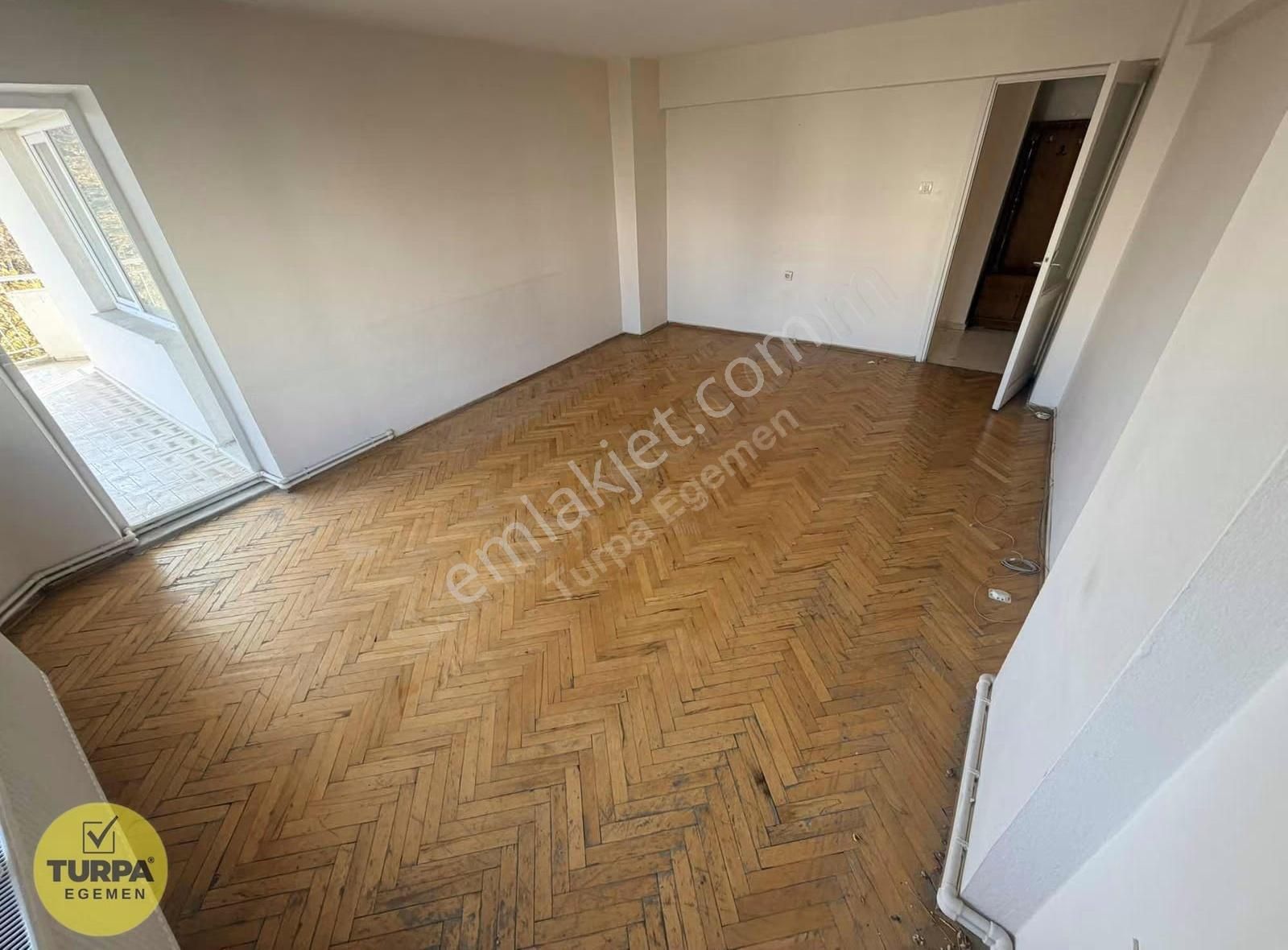 Bornova Gediz Caddesi Asansörlü Doğalgazlı 3+1 Daire - Görsel 14