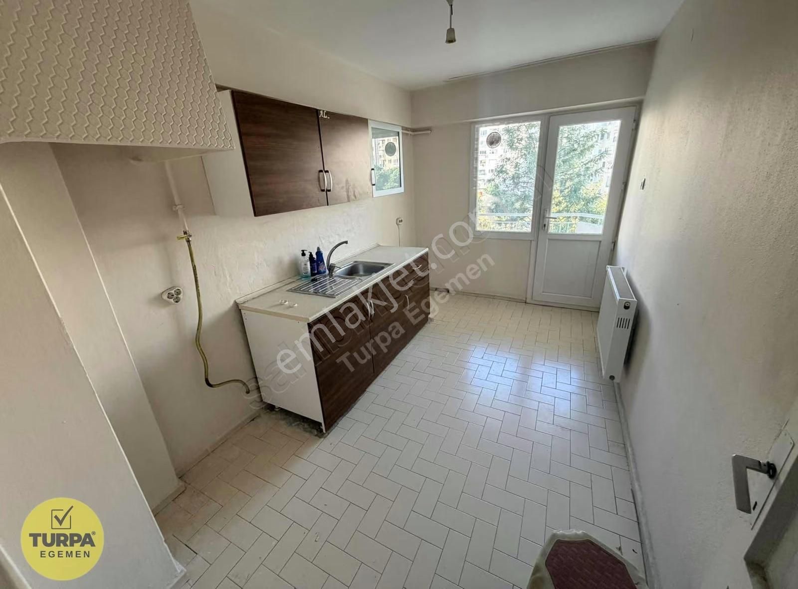 Bornova Gediz Caddesi Asansörlü Doğalgazlı 3+1 Daire - Görsel 9