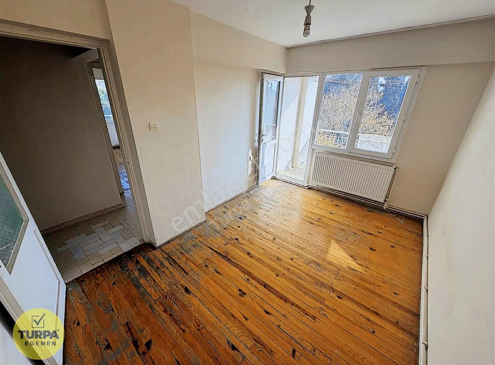 Bornova Gediz Caddesi Asansörlü Doğalgazlı 3+1 Daire - Görsel 15