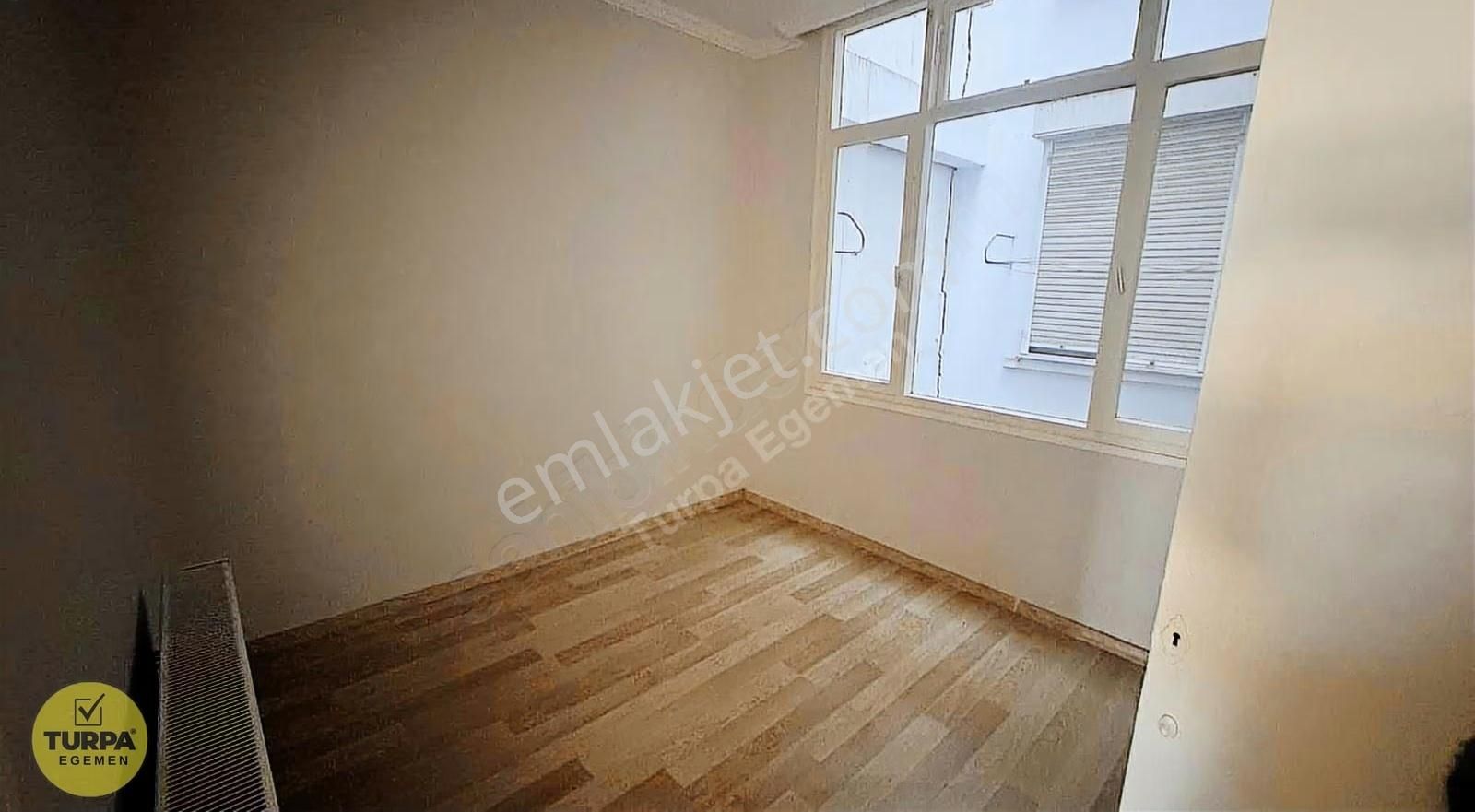 Karşıyaka Yalı Caddesinde Asansörlü Doğalgazlı 2+1 Daire - Görsel 4