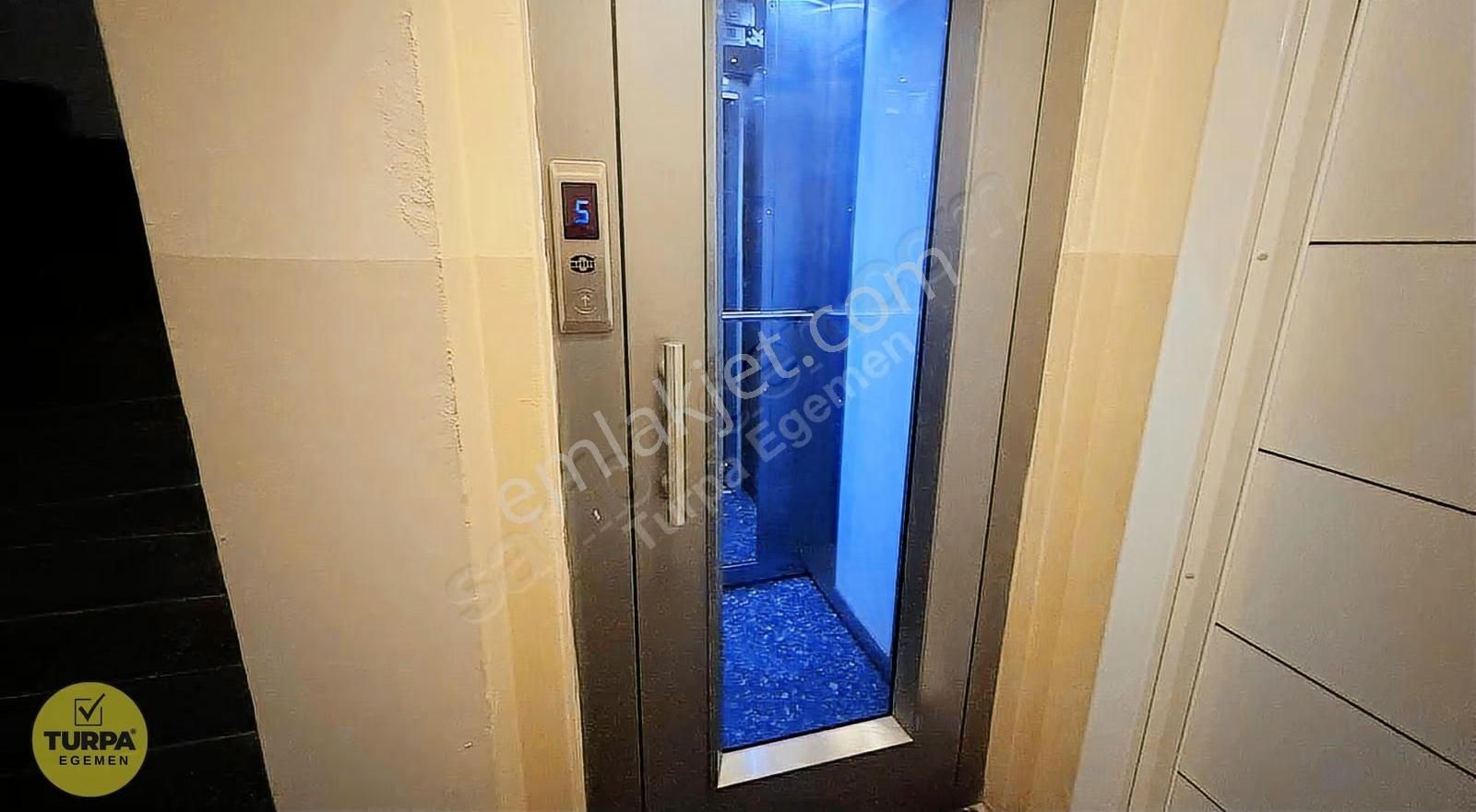 Karşıyaka Yalı Caddesinde Asansörlü Doğalgazlı 2+1 Daire - Görsel 22