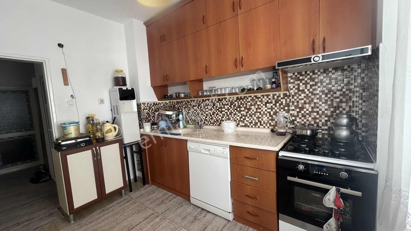 Güzeloluk Mahallesinde Sitede Ayrı Mutfaklı 3+1 Satılık Daire