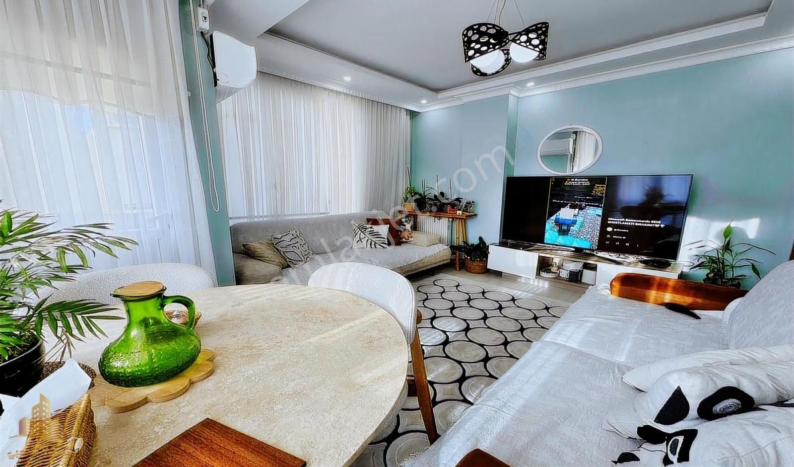 Bahçeşehire Komşu Lokasyonda Lüks Tasarımlı 2+1 Satılık Daire - Görsel 3