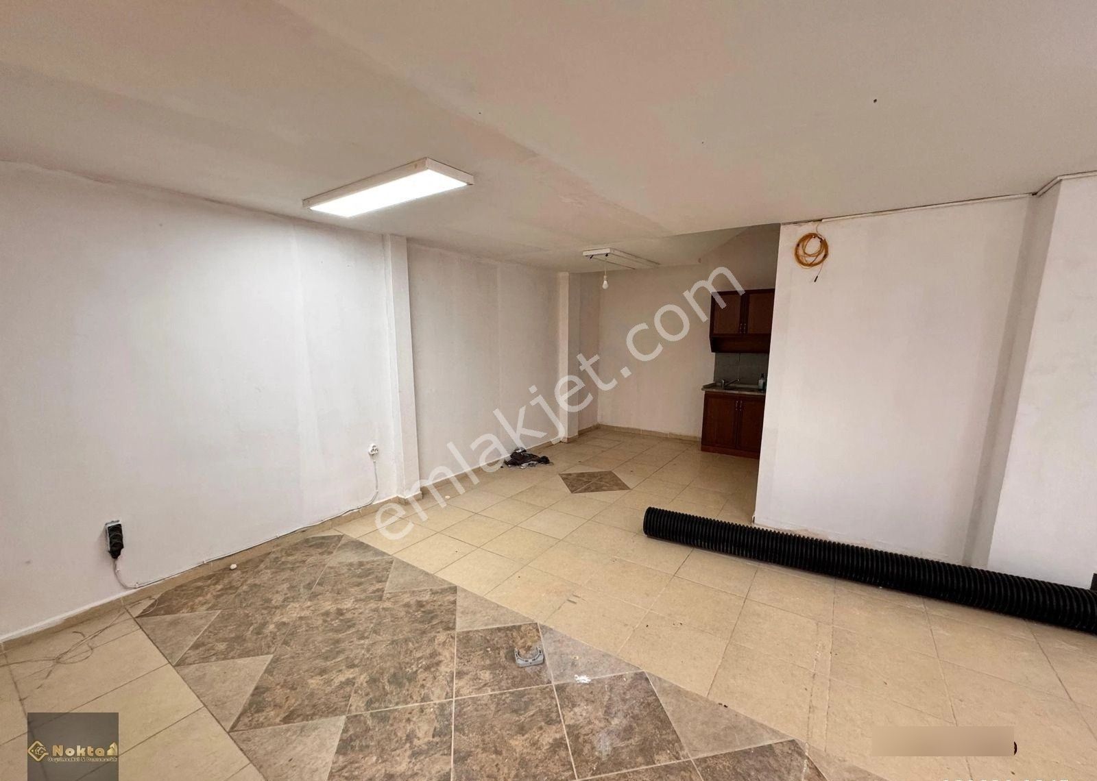 Piyade 1681. Cadde Üzerinde 95m2 Üst 55m2 Depolu Boş Dükkan - Görsel 20