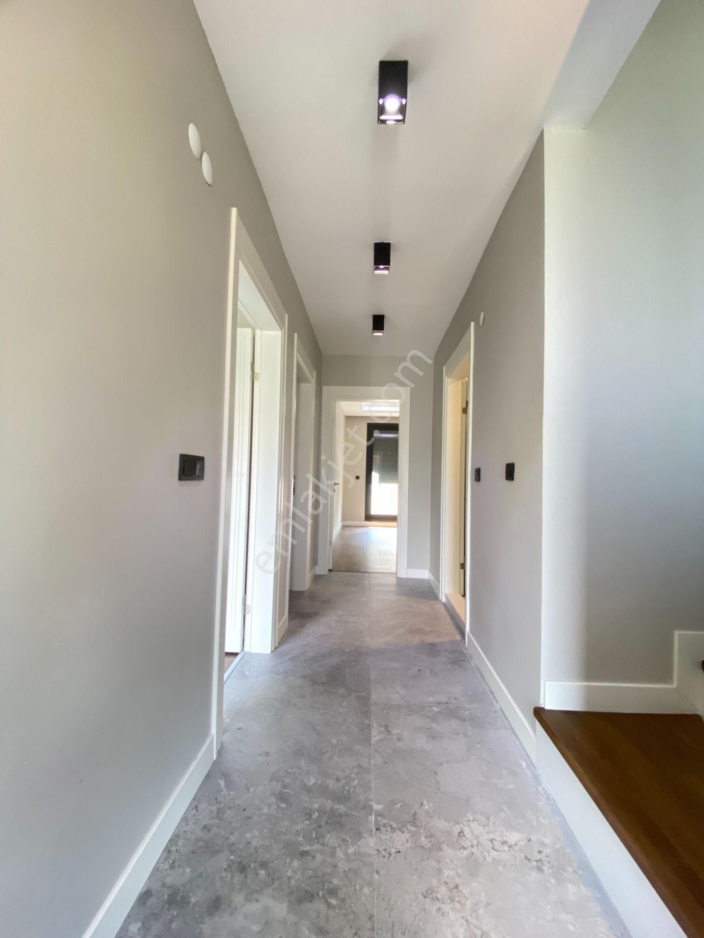 Gümüldür De Deniz Tarafında Yerden Isıtma Lüx Satılık 4+1 Villa - Görsel 18