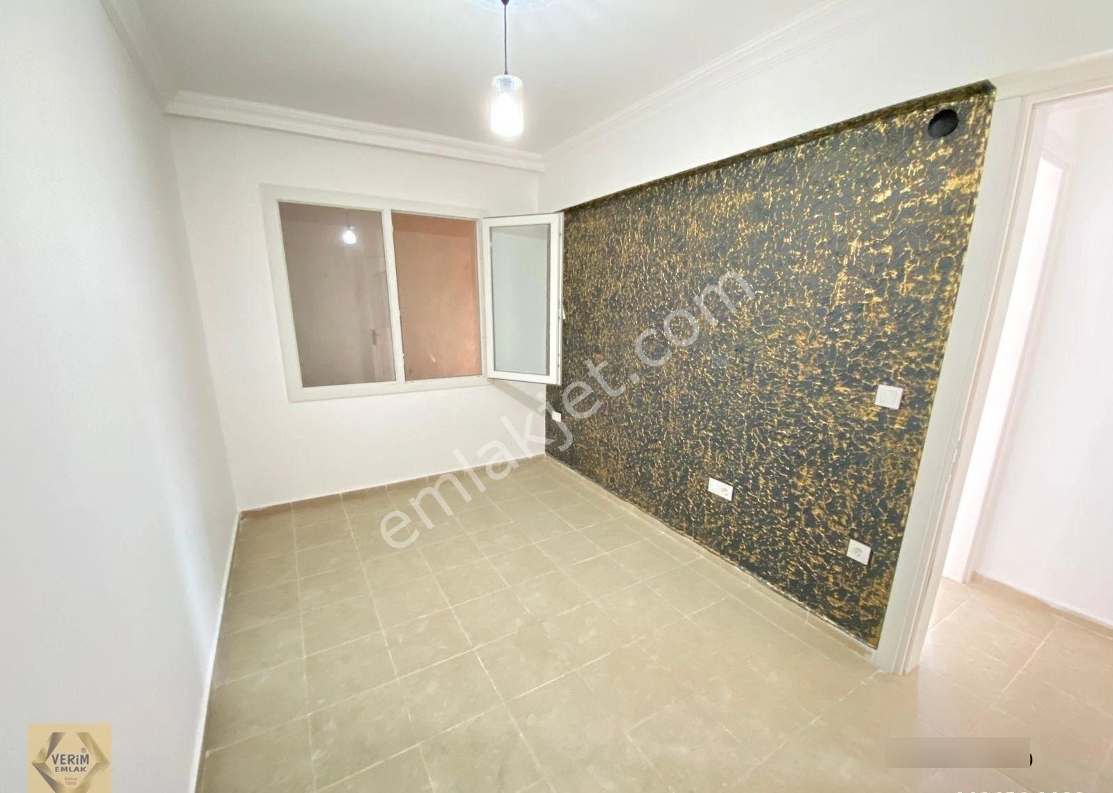 Seferihisar Ürkmez'de Bahçeli Ayrı Mutfaklı Satılık 2+1 Daire - Görsel 4