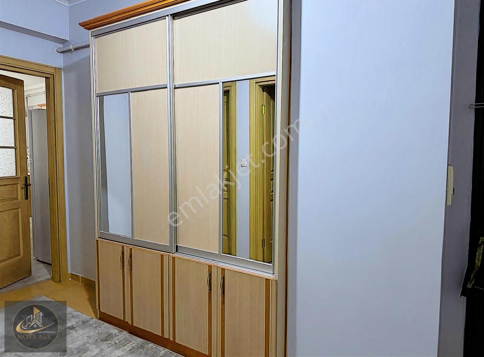 Sultanmesut Mah. Çınar Sk. Eşyalı Kiralık 3+1 Daire - Görsel 3