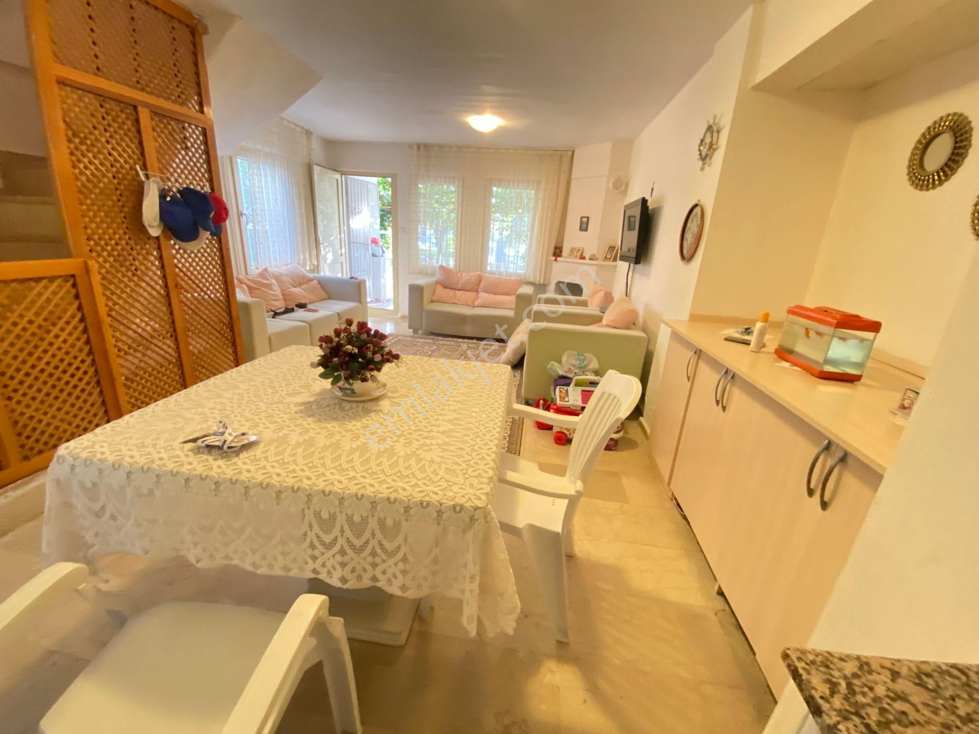 Seferihisar Doğanbeyde Yıldız Tur Sitesi Demize 50mt Satılık 3+1 Villa - Görsel 19