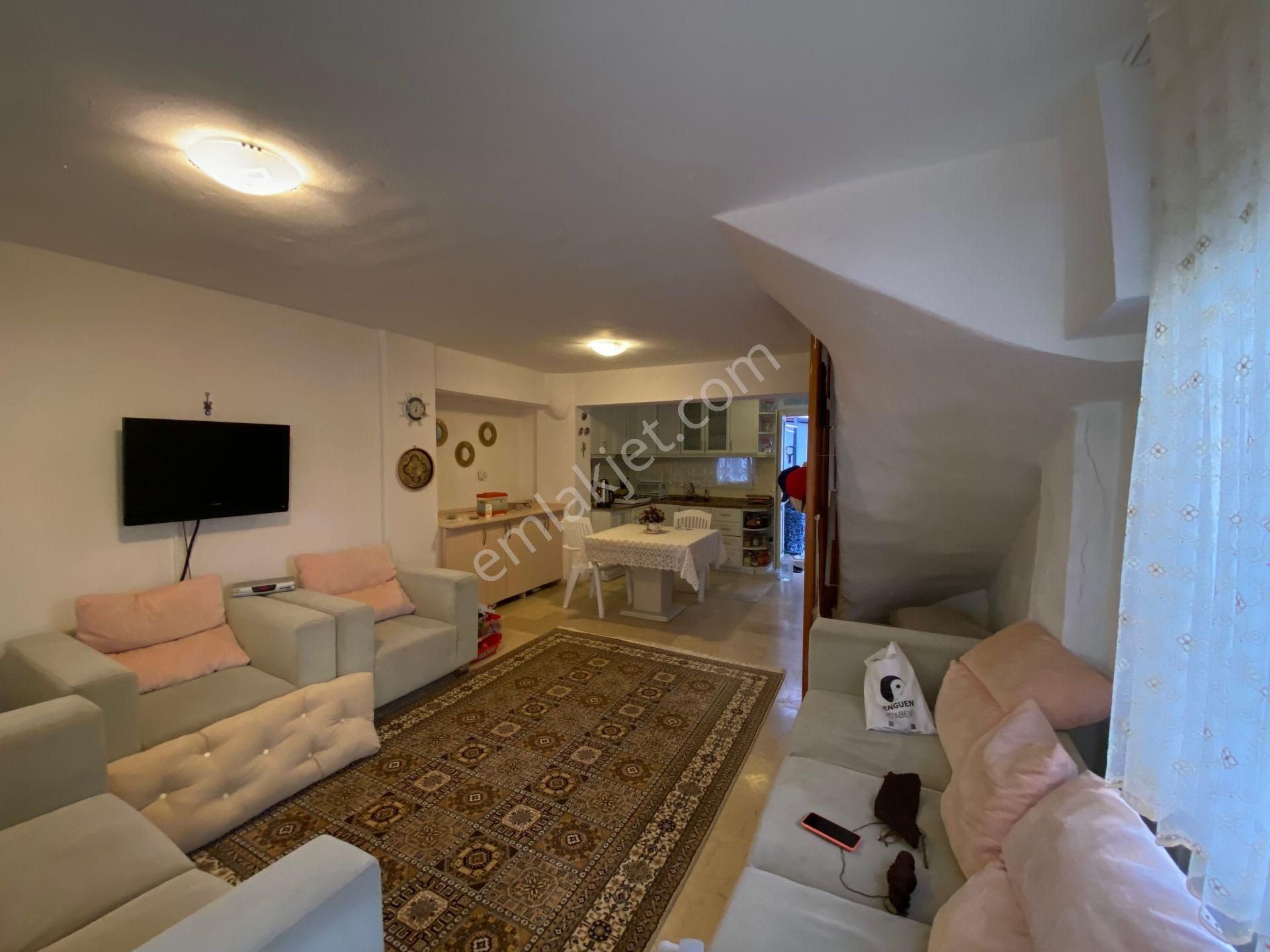 Seferihisar Doğanbeyde Yıldız Tur Sitesi Demize 50mt Satılık 3+1 Villa - Görsel 7