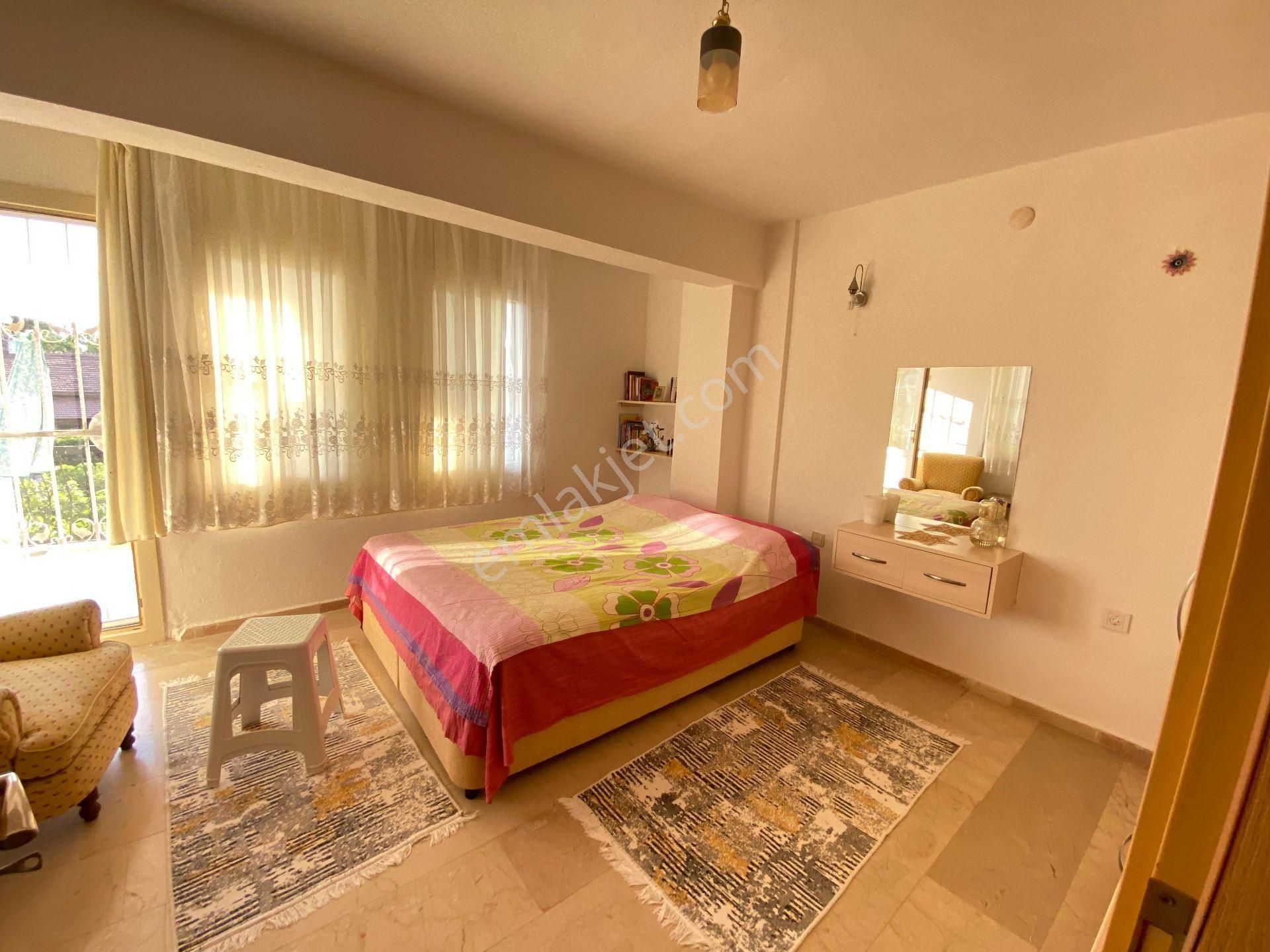 Seferihisar Doğanbeyde Yıldız Tur Sitesi Demize 50mt Satılık 3+1 Villa - Görsel 29