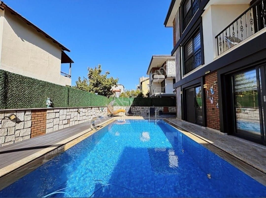 Seferihisar Akarcade Geniş Bahçeli Mustakil Havuzlu Lüx Satılık 4+1 Villa - Görsel 2