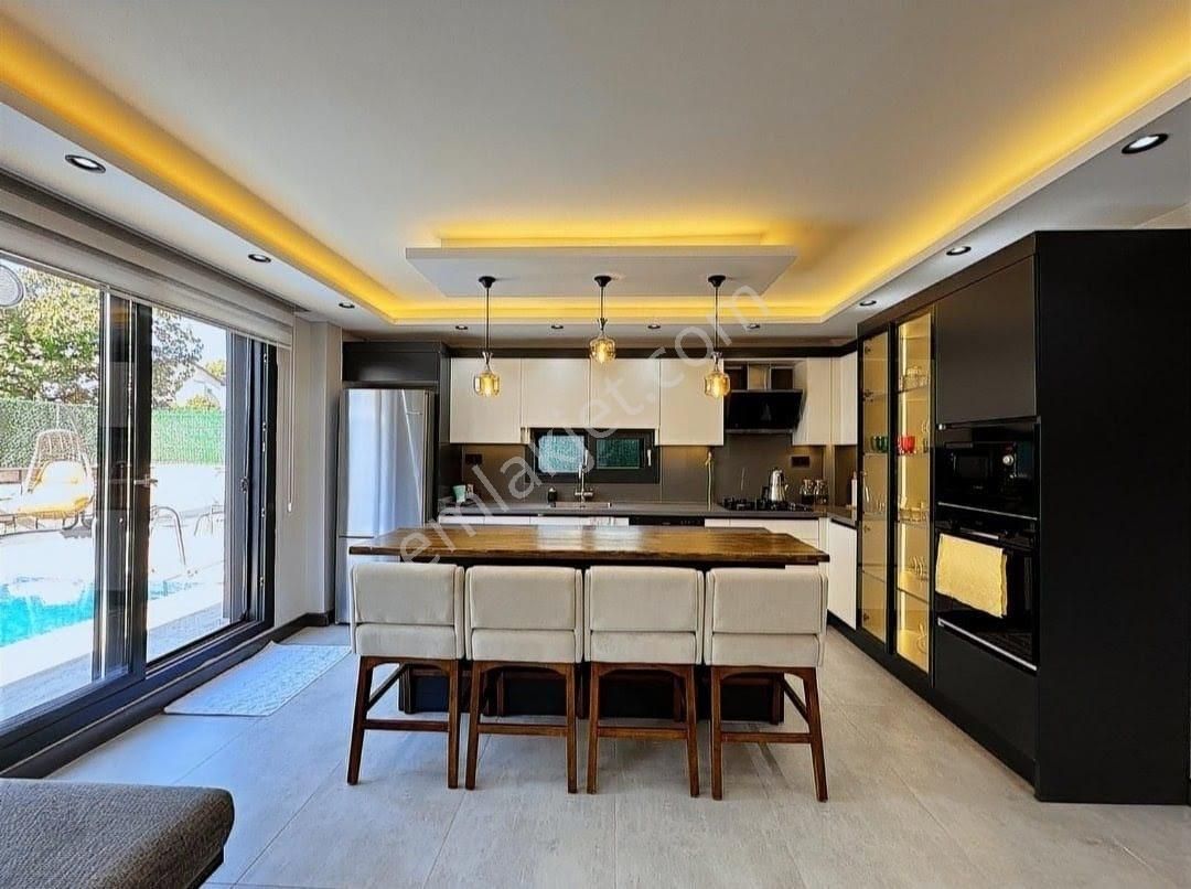Seferihisar Akarcade Geniş Bahçeli Mustakil Havuzlu Lüx Satılık 4+1 Villa - Görsel 23