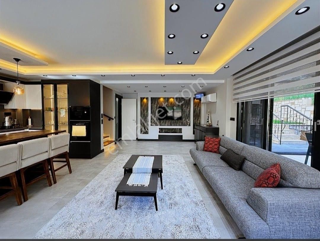 Seferihisar Akarcade Geniş Bahçeli Mustakil Havuzlu Lüx Satılık 4+1 Villa - Görsel 19