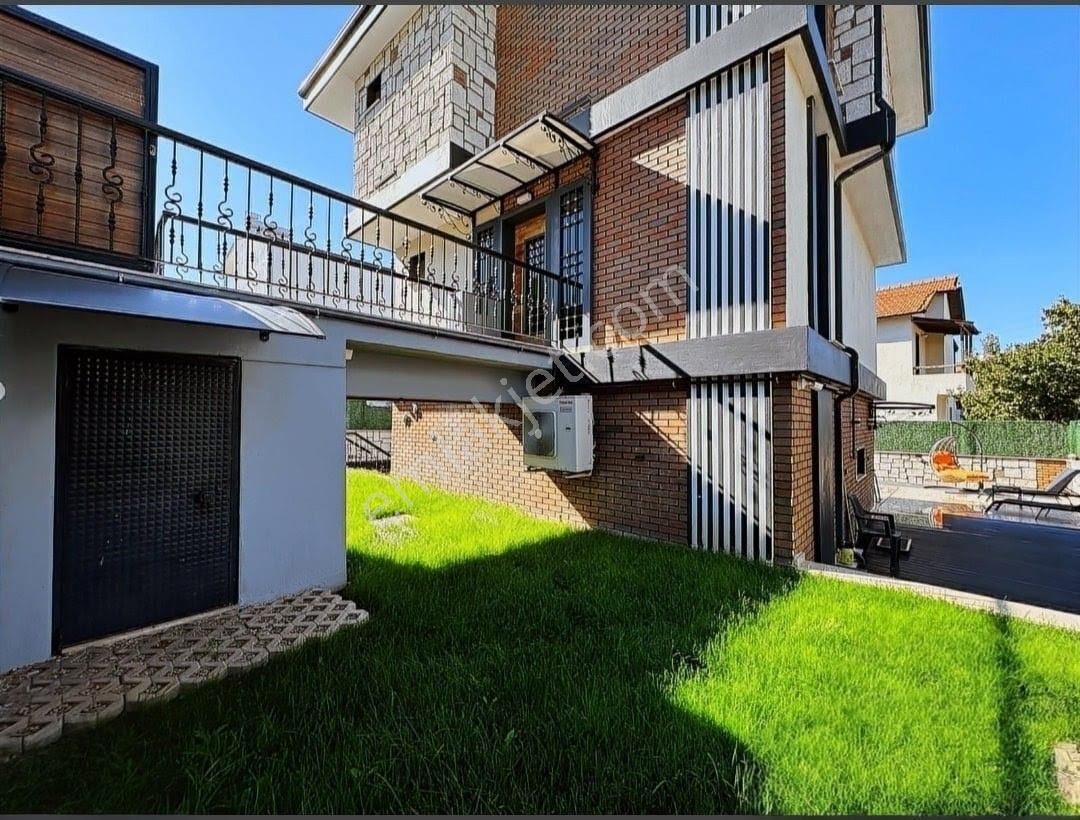 Seferihisar Akarcade Geniş Bahçeli Mustakil Havuzlu Lüx Satılık 4+1 Villa - Görsel 15