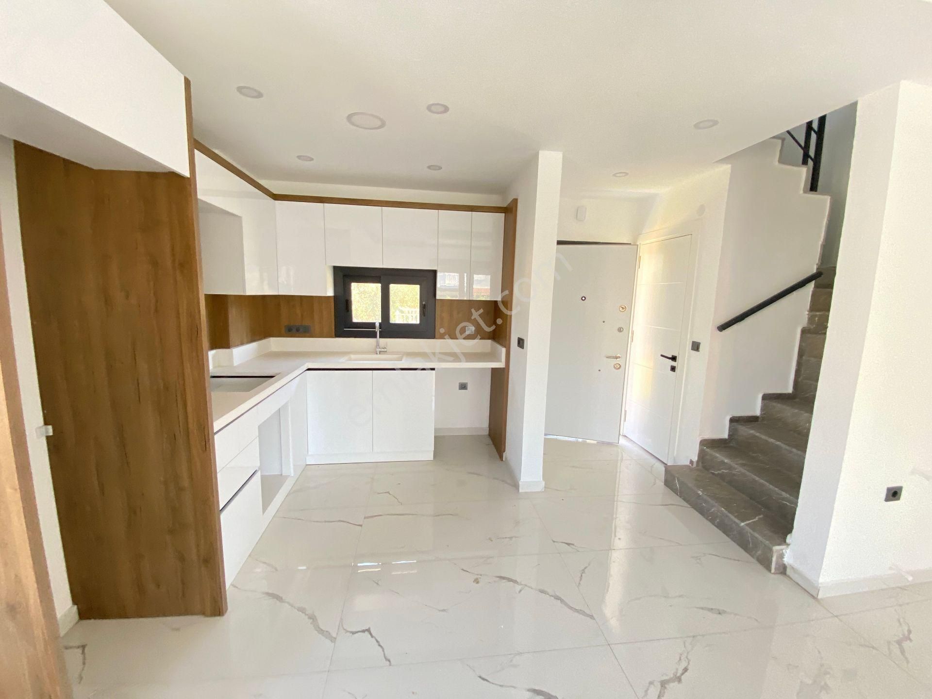 Seferihisar Doğanbey De Köşe Villa Denize 750mt Satılık 3+1 Villa - Görsel 15