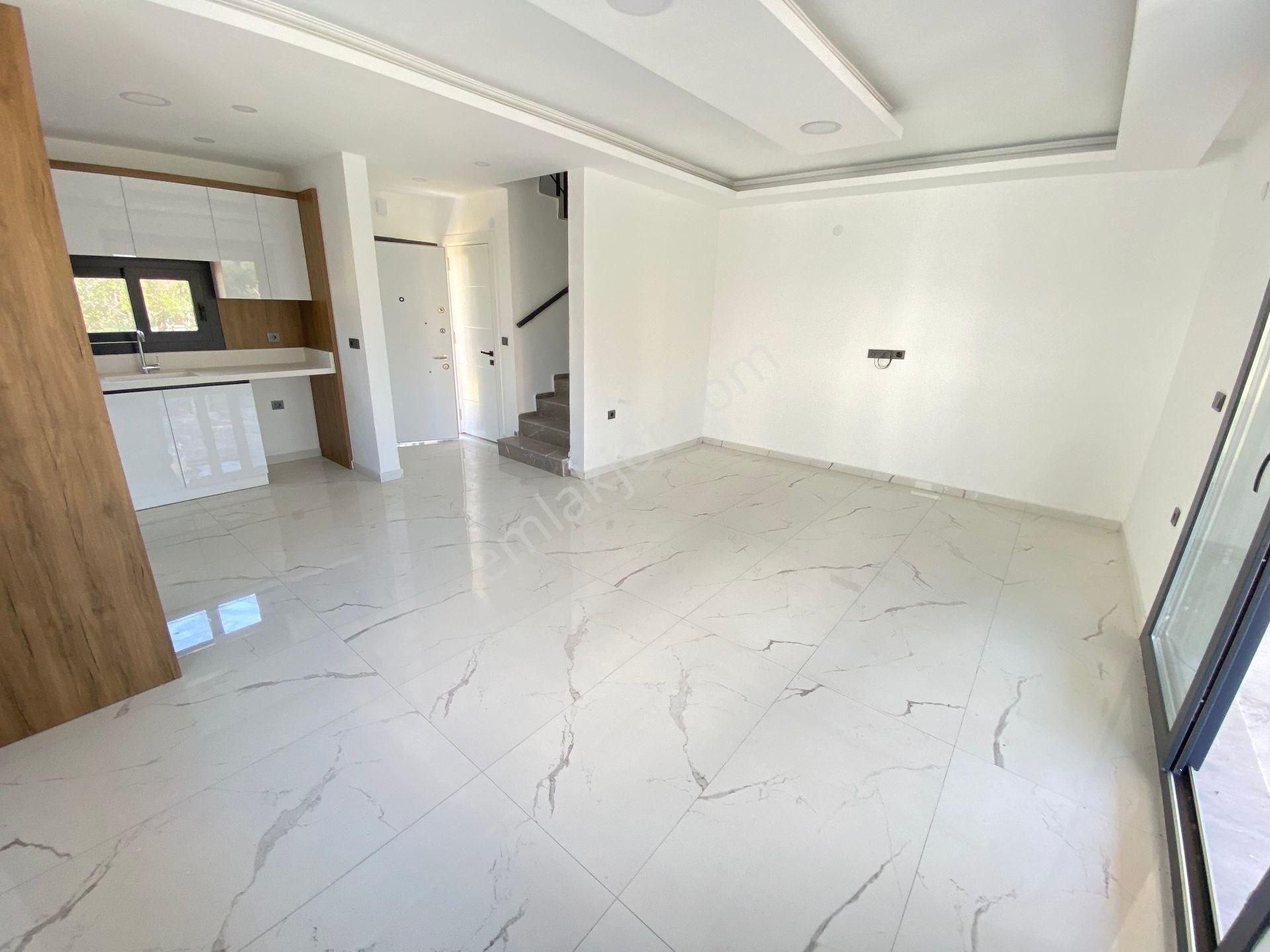 Seferihisar Doğanbey De Köşe Villa Denize 750mt Satılık 3+1 Villa - Görsel 12