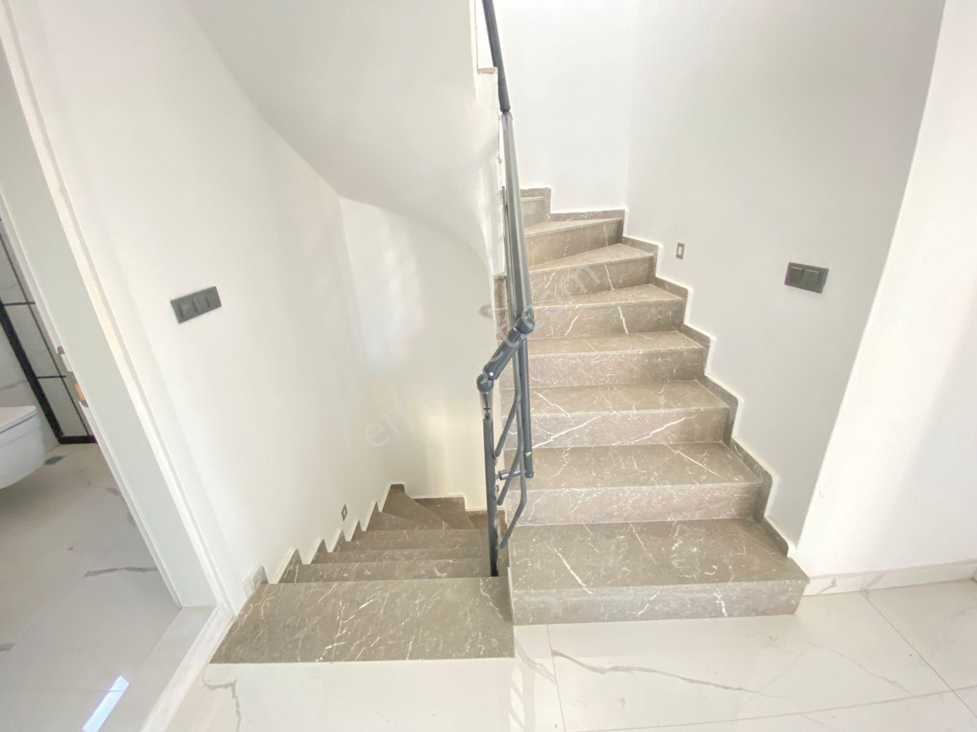 Seferihisar Doğanbey De Köşe Villa Denize 750mt Satılık 3+1 Villa - Görsel 25