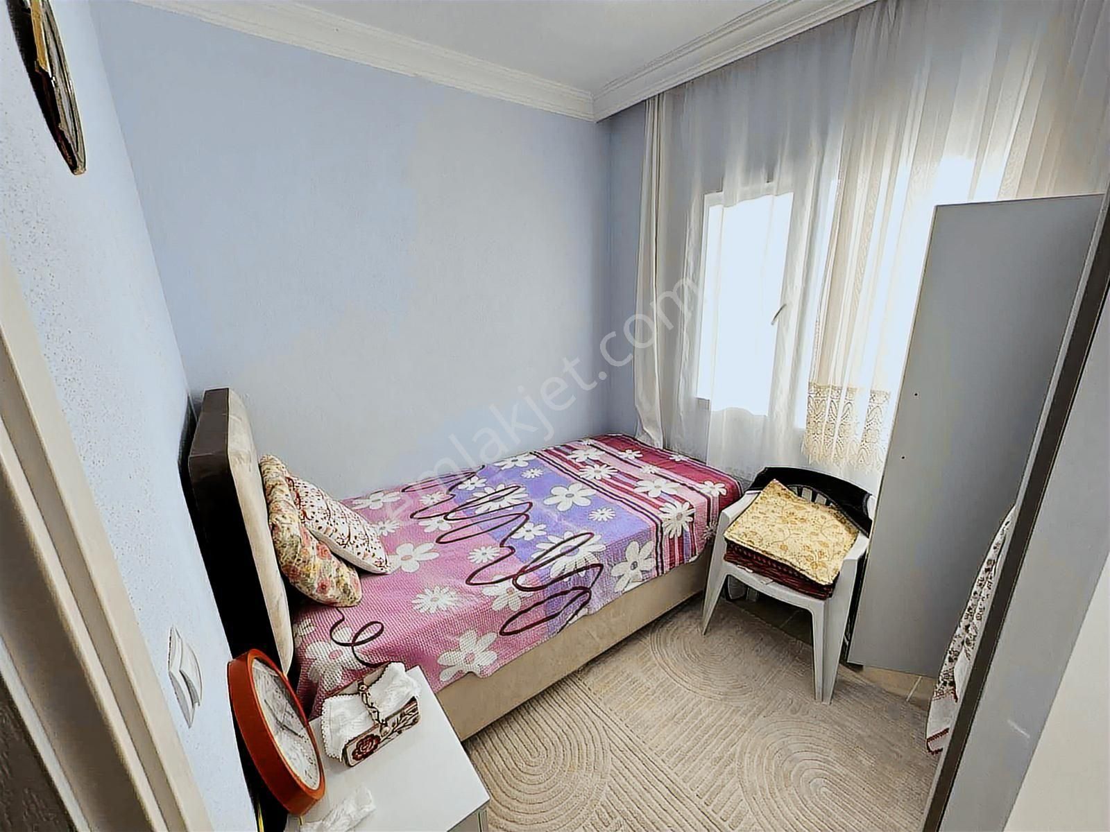 Ürkmez Merkez De Satılık 2+1 Yazlık Daire Denize 350 Metre - Görsel 5