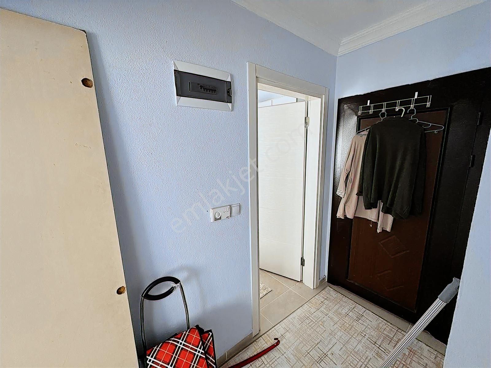 Ürkmez Merkez De Satılık 2+1 Yazlık Daire Denize 350 Metre - Görsel 3