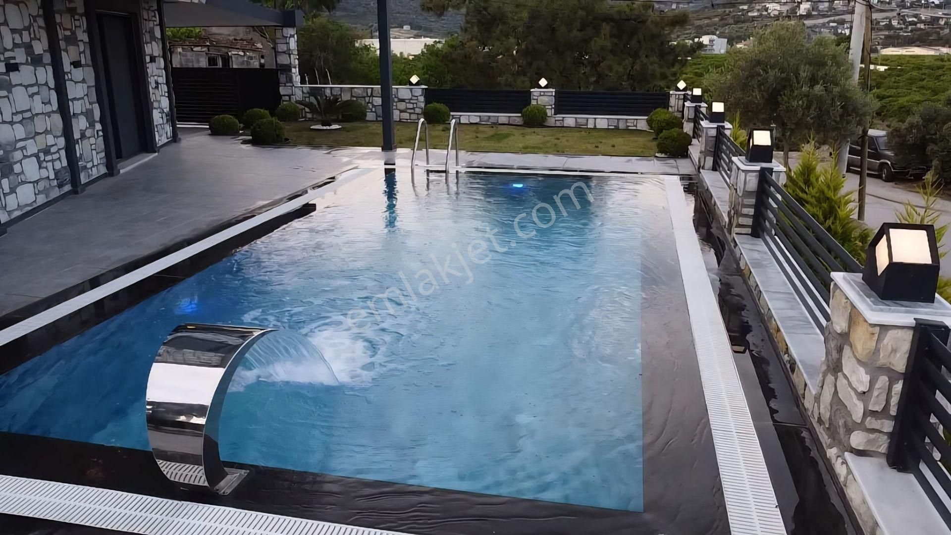 Gümüldür De Tek Müstakil Havuzlu Bahçeli Full Deniz Satılık 3+1 Villa - Görsel 4