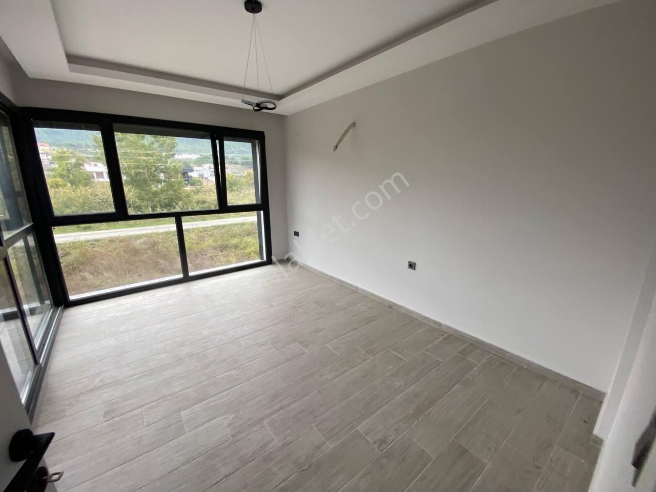 Güzelçamlı'da Özel Havuzlu Geniş Bahçeli Büyük Villa - Görsel 17