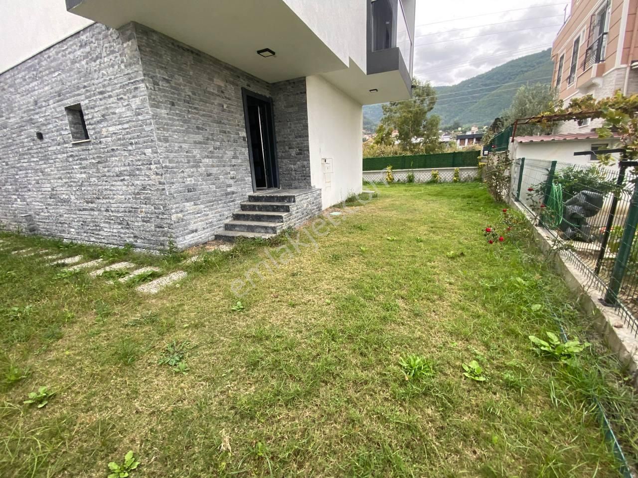 Güzelçamlı'da Özel Havuzlu Geniş Bahçeli Büyük Villa - Görsel 9