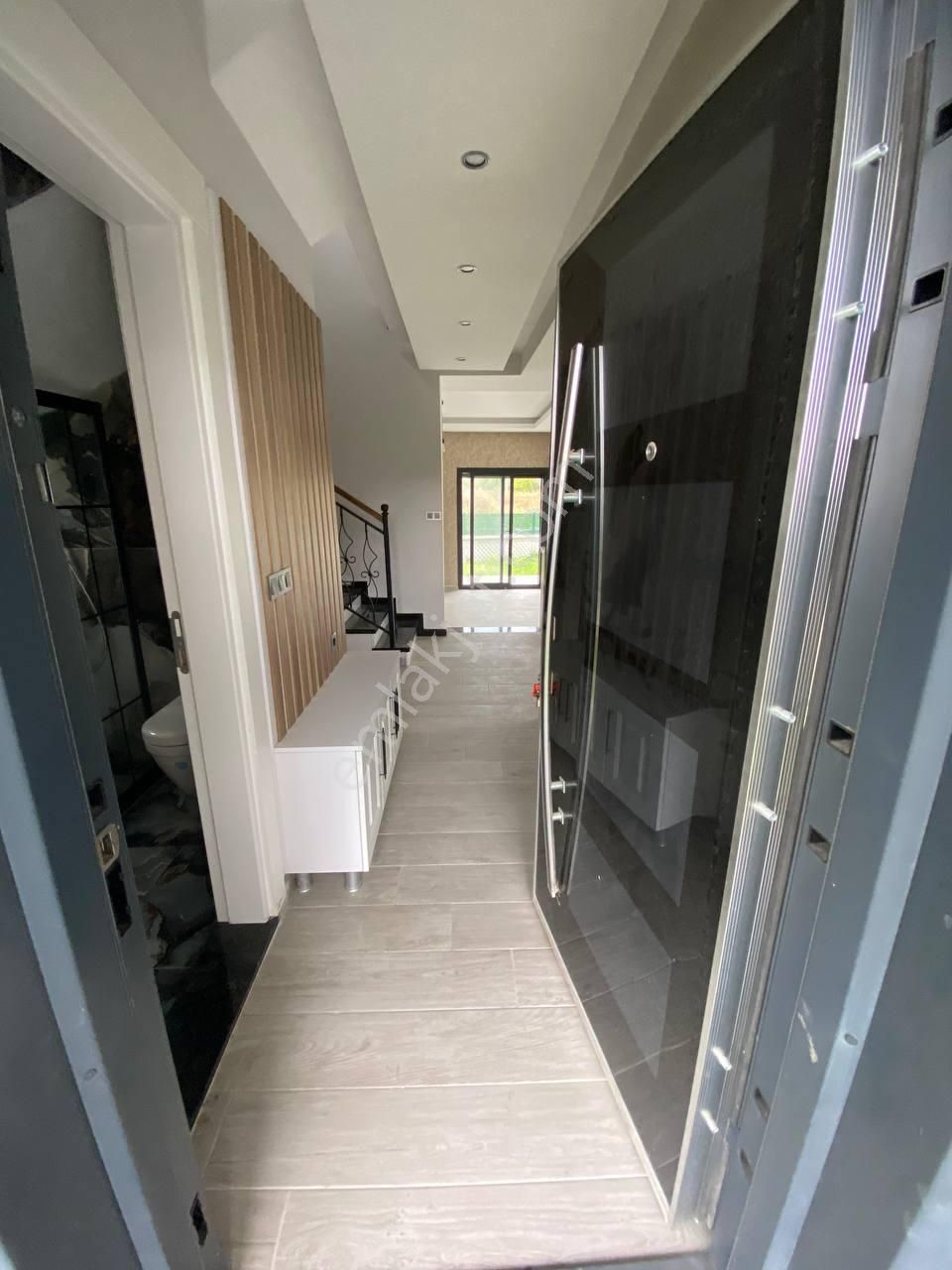 Güzelçamlı'da Özel Havuzlu Geniş Bahçeli Büyük Villa - Görsel 28