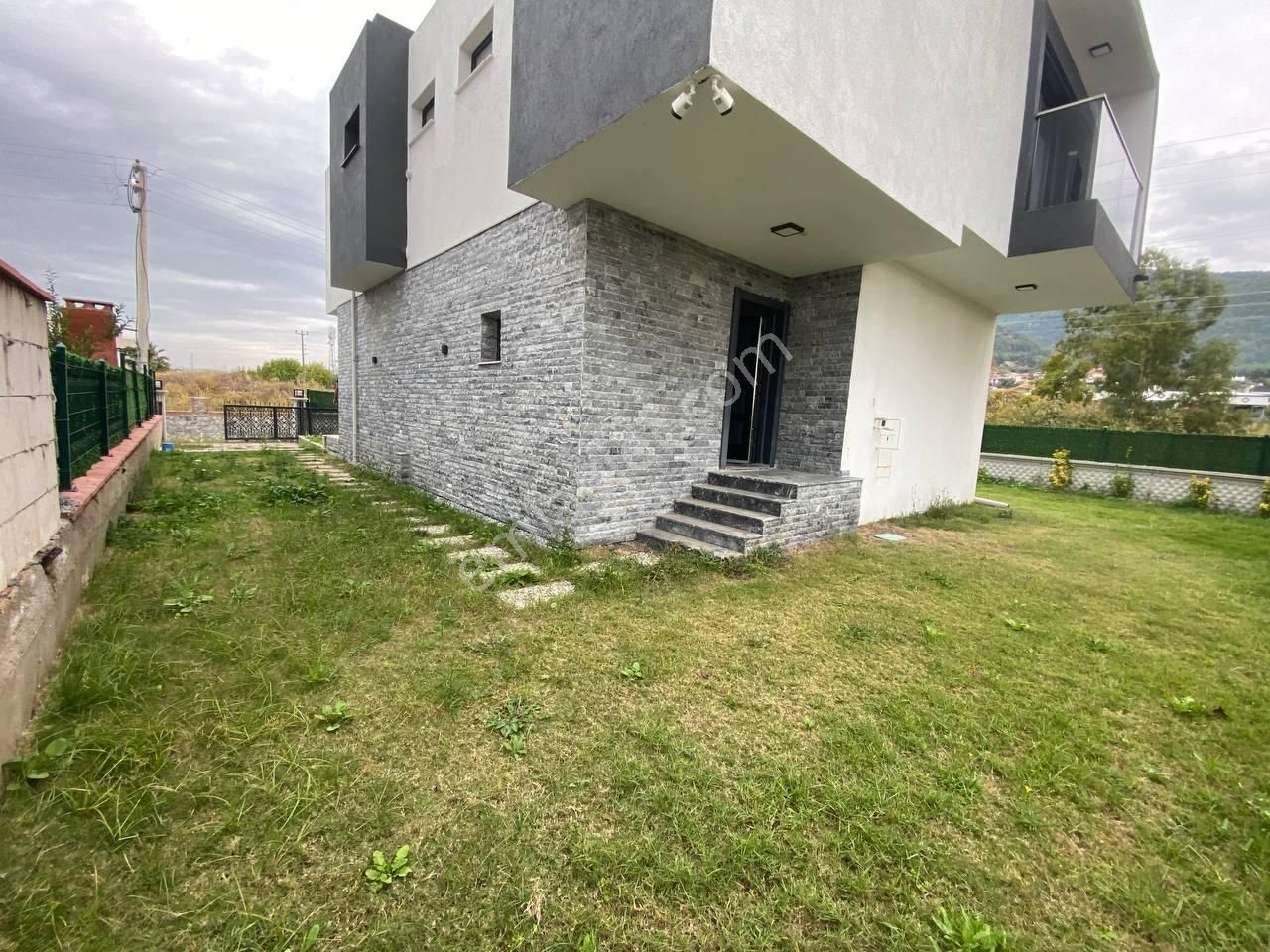 Güzelçamlı'da Özel Havuzlu Geniş Bahçeli Büyük Villa - Görsel 10