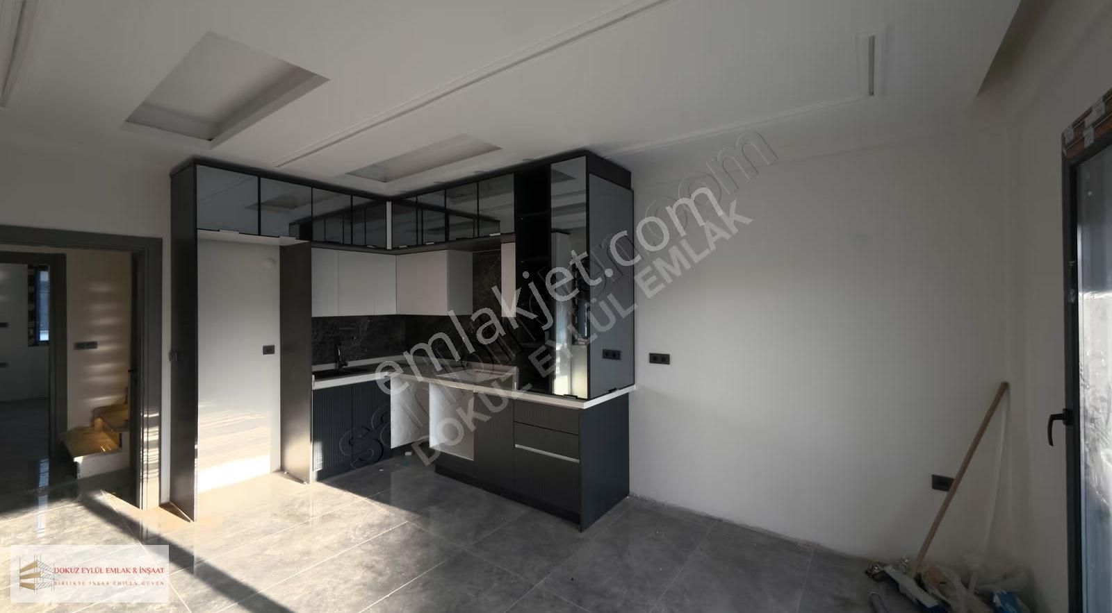 Dikili Cumhuriyet Mah Yatay Mimari Satalık Villa - Görsel 16